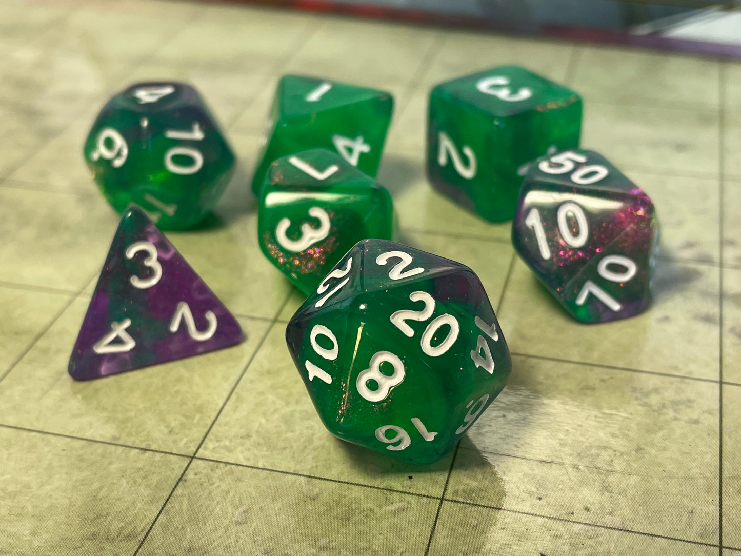 Mythic- Poly Dice Set- Potion