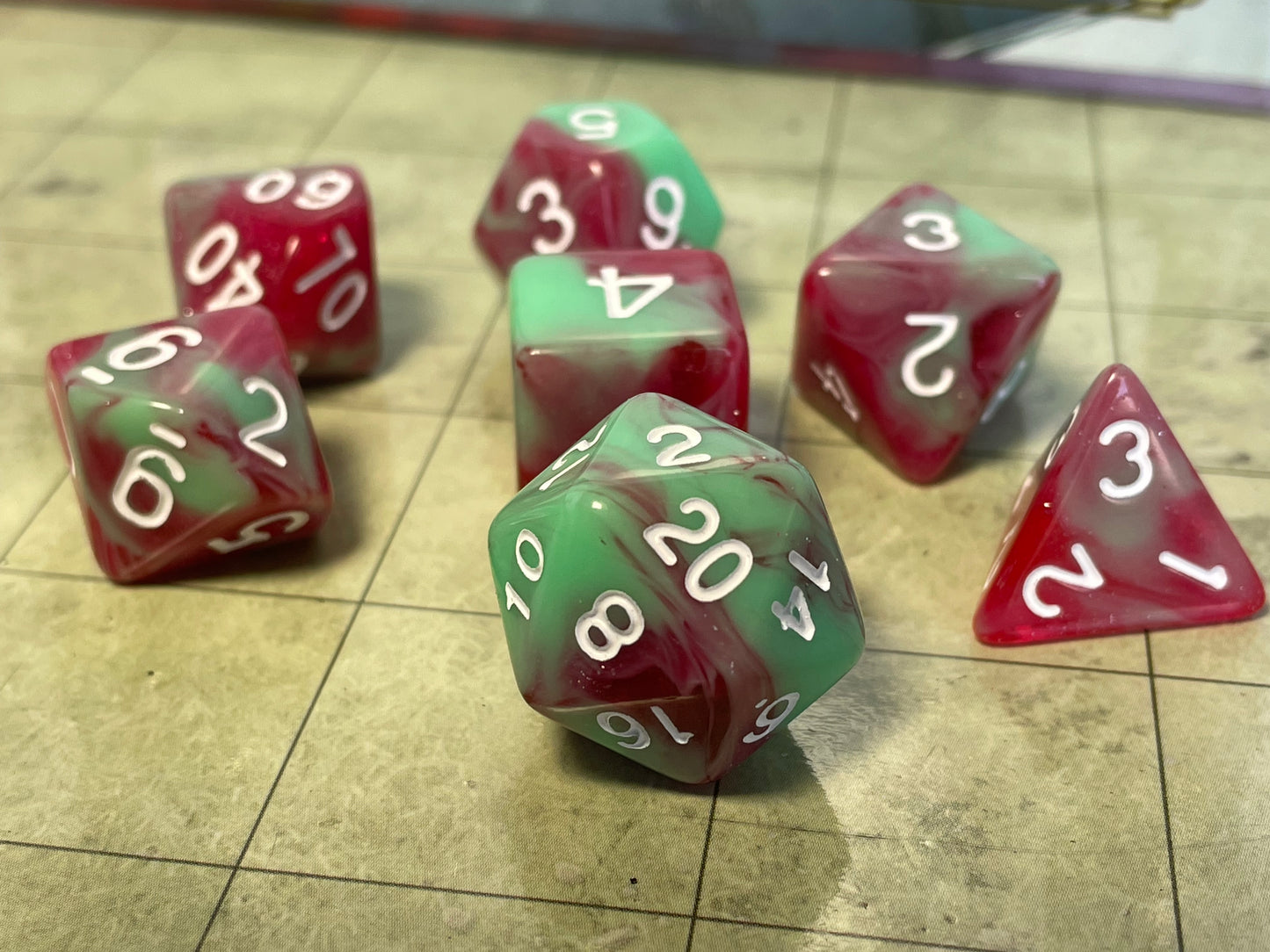 Mythic- Poly Dice Set- Strawberry Crème